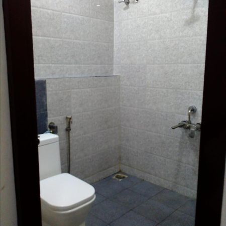Indra Regency Hotell Thiruttani Eksteriør bilde